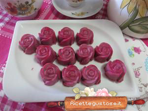 cioccolatini rose rosse